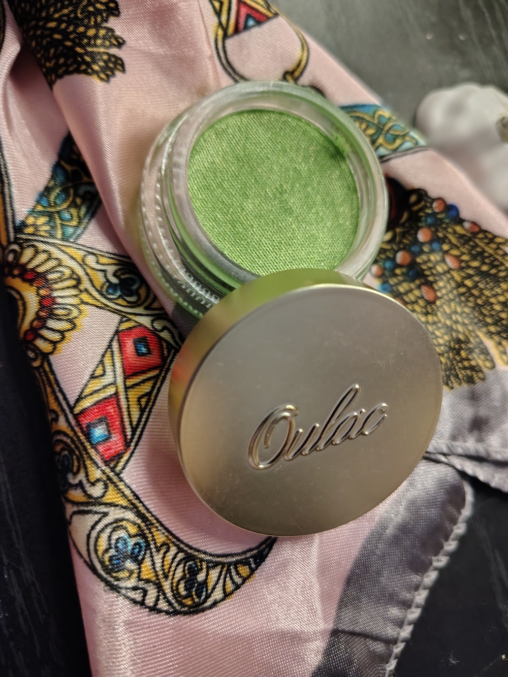 Green Cream Eyeshadow - Vibrant Lime Eye Color